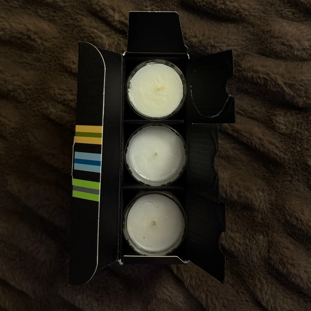 NEST Fragrances White Scented Candle Set - Picture 6 of 6
